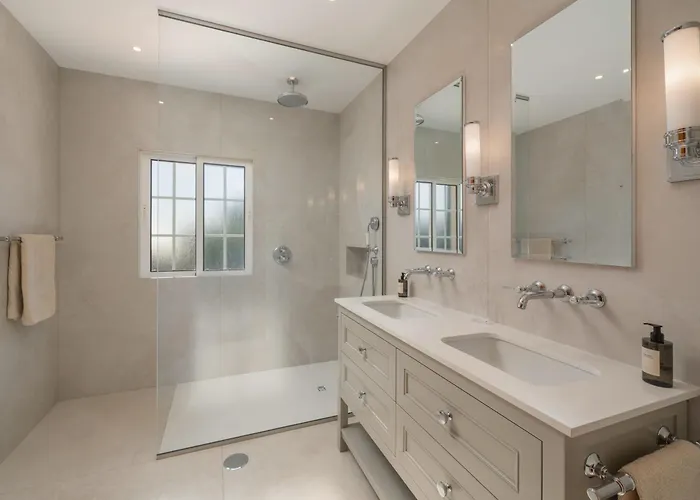 Exceptional Luxury In Madeira Bellissima Estreito Da Calheta