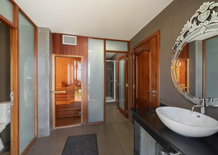 Exceptional Luxury In Madeira Bellissima Villa Estreito Da Calheta